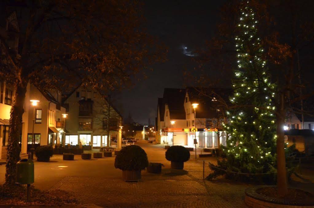 Hotel Zur Traube Moglingen Exteriör bild