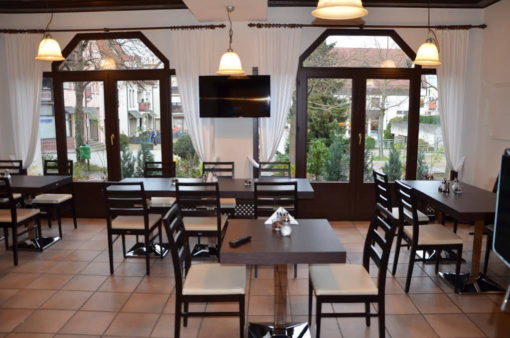 Hotel Zur Traube Moglingen Exteriör bild